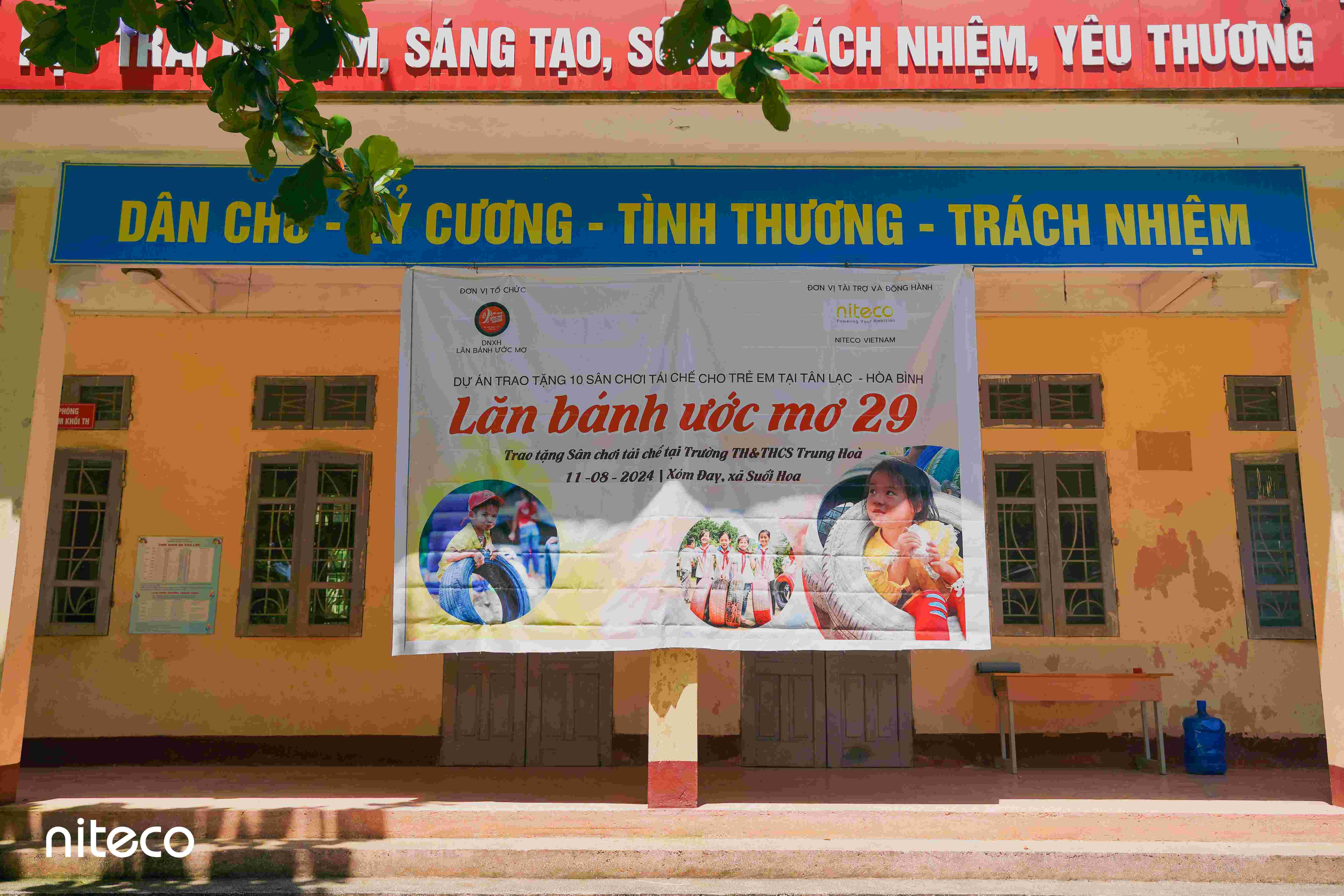 Niteco-hoa binh