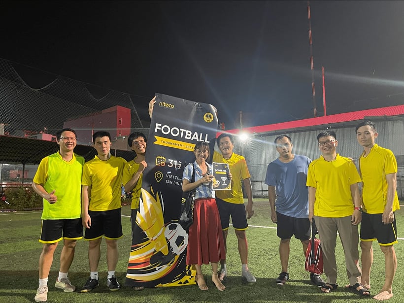 Đội C nhận cúp giải ba tại Niteco Cup 2022