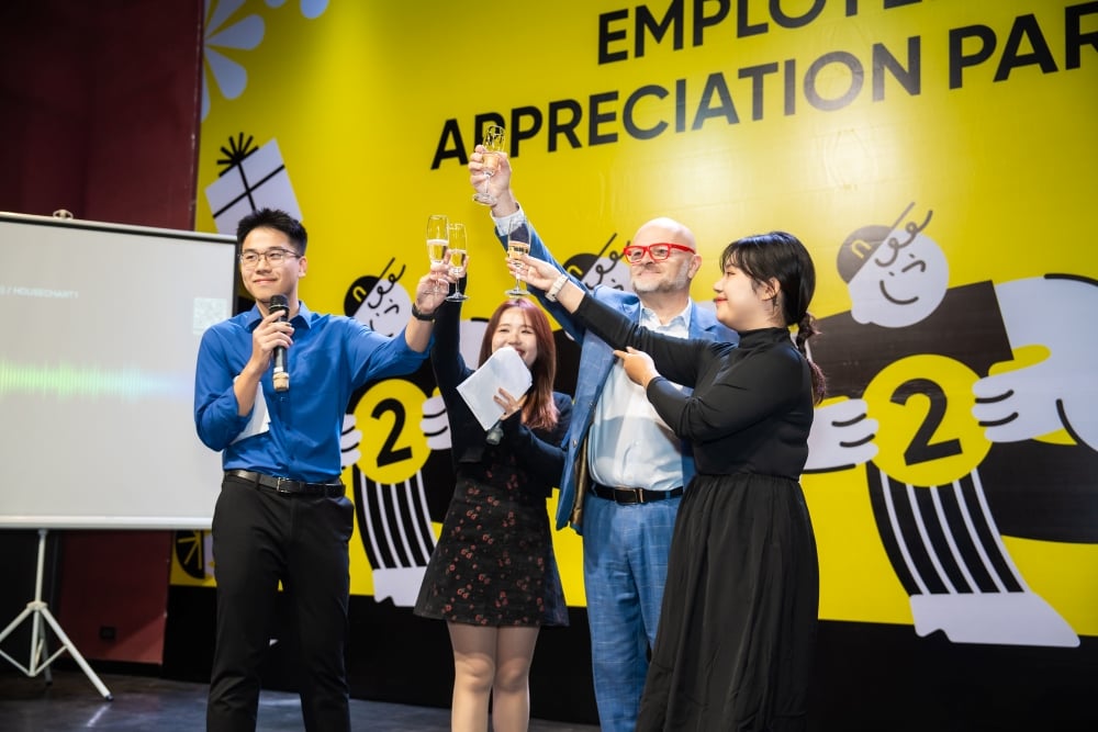 Our CEO, Pelle Niklasson, made a toast to start the party