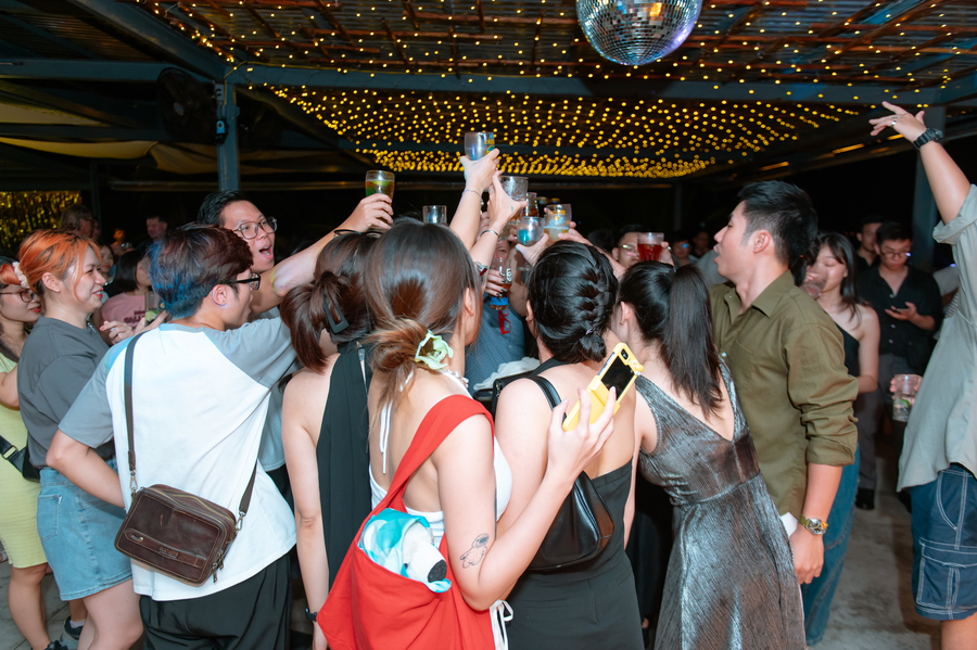 Nitecans on the dance floor