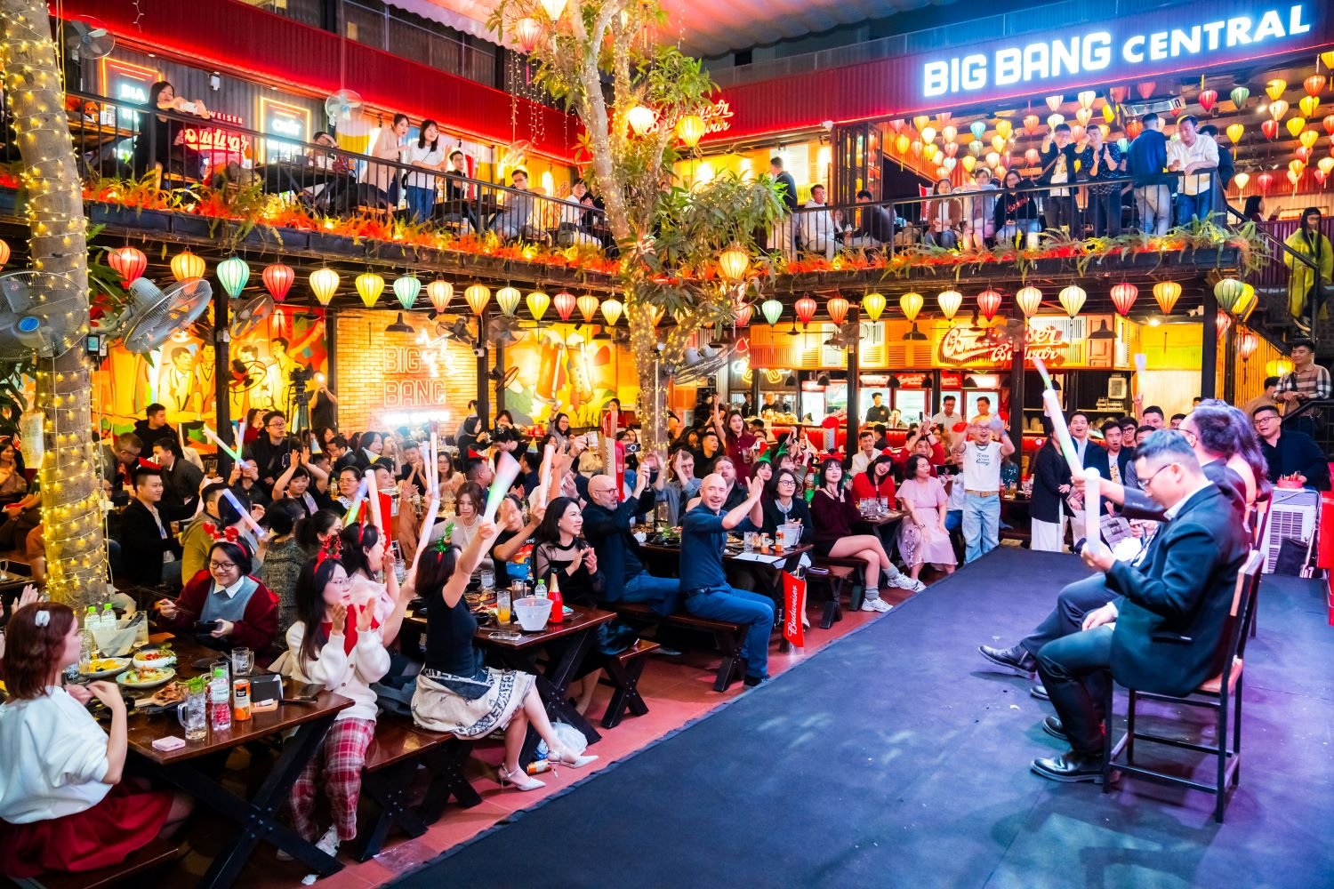 Our "mini concert" received huge applauses from the audience
