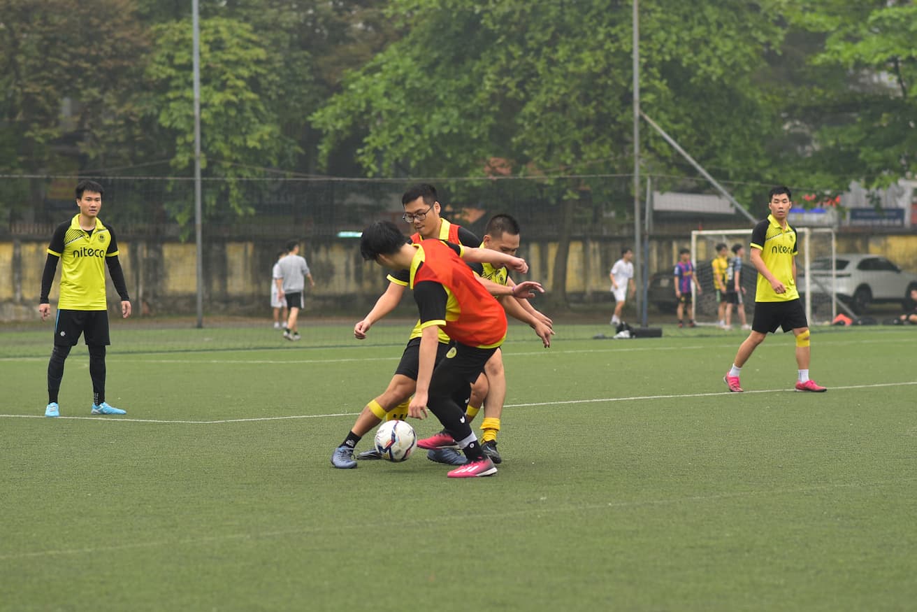 No one wanna lose the ball to the other team