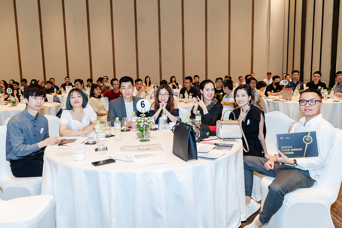 meeting-4-(556x291).jpg